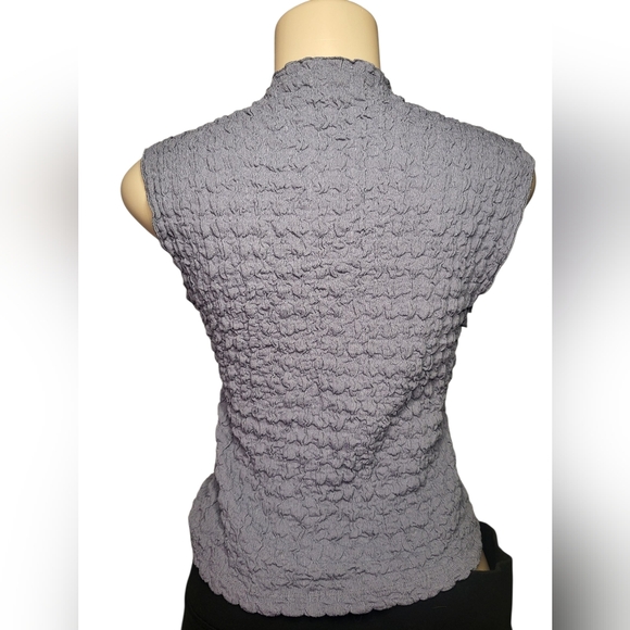 Zara Textured Gray Sleeveless Blouse - Picture 4 of 5